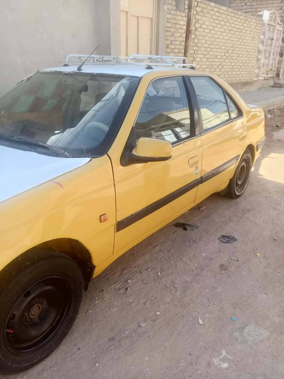 السلام عليكم بيجو بارص 
كهربائيات حداديه تخم تاير تبريد كله جديد 
بيها فقط كازكت 
ابيع كايمه 
***********
مكاني نجف كوفه
