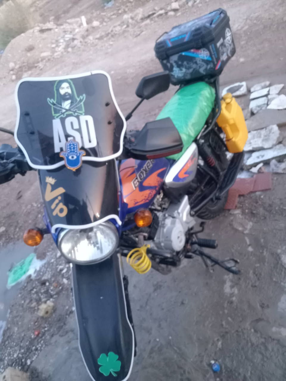 السلام عليكم دراجه بوكسر موديل 23 دراجه جديد يرادله تفيلس نقصه أوراق اكفلك سرقه السعر 950 وبيه مجال بصيط المكان بغداد حي اور الرقم *********** اتصل وبل خدمه
