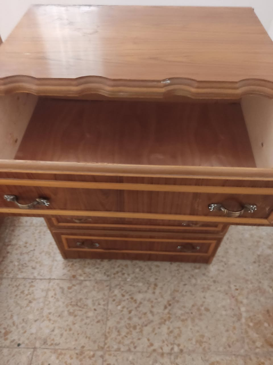 السلام عليكم اخوان غراض للبيع ...اسعار مناسبه شراي يتصل..***********مكاني حي البكر

