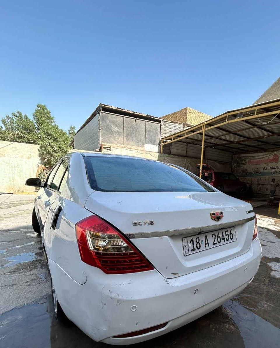 للبيع جيلي امكراند رقم بابل انكليزي جديد موديل 2012 جاهزة حله شارع 60
***********
*********** حلة, بابل
