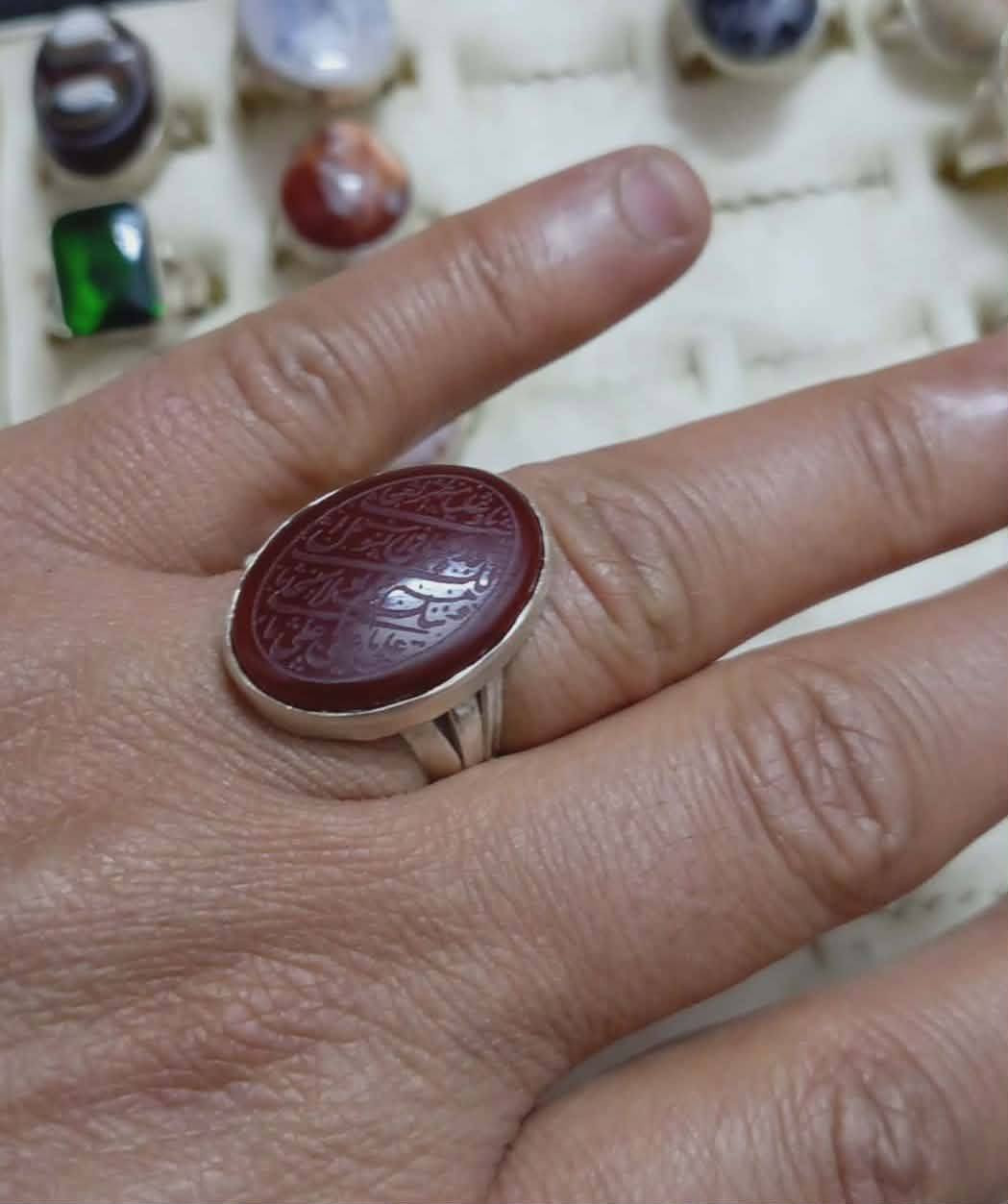 منو يصيده.. عقيق مخطوط جمال ودلال فضه 925سعر 33الف مع توصيل واتساب ***********..
