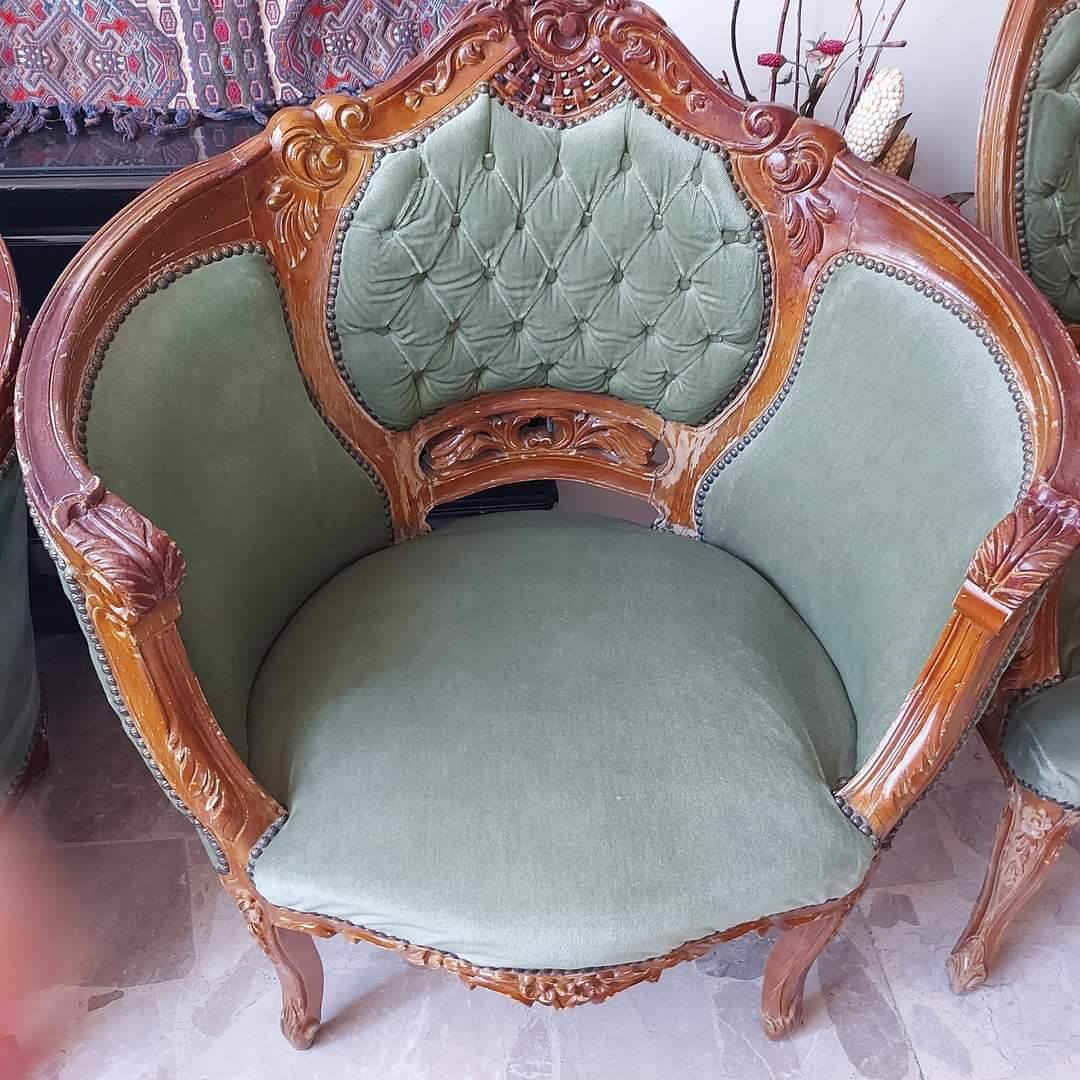 للبيع طقم وصف التل خشب زان كله
ثلاثيه وست مفارد وأربع كوبري 
مع لوحه وأربع طربيزات
للحجز والاستفسار 
0999234874


**إذا كنت صاحب هذا الإعلان وتريد حذفه لأي سبب، رجاءا أرسل رسالة إلى الدعم الفني**