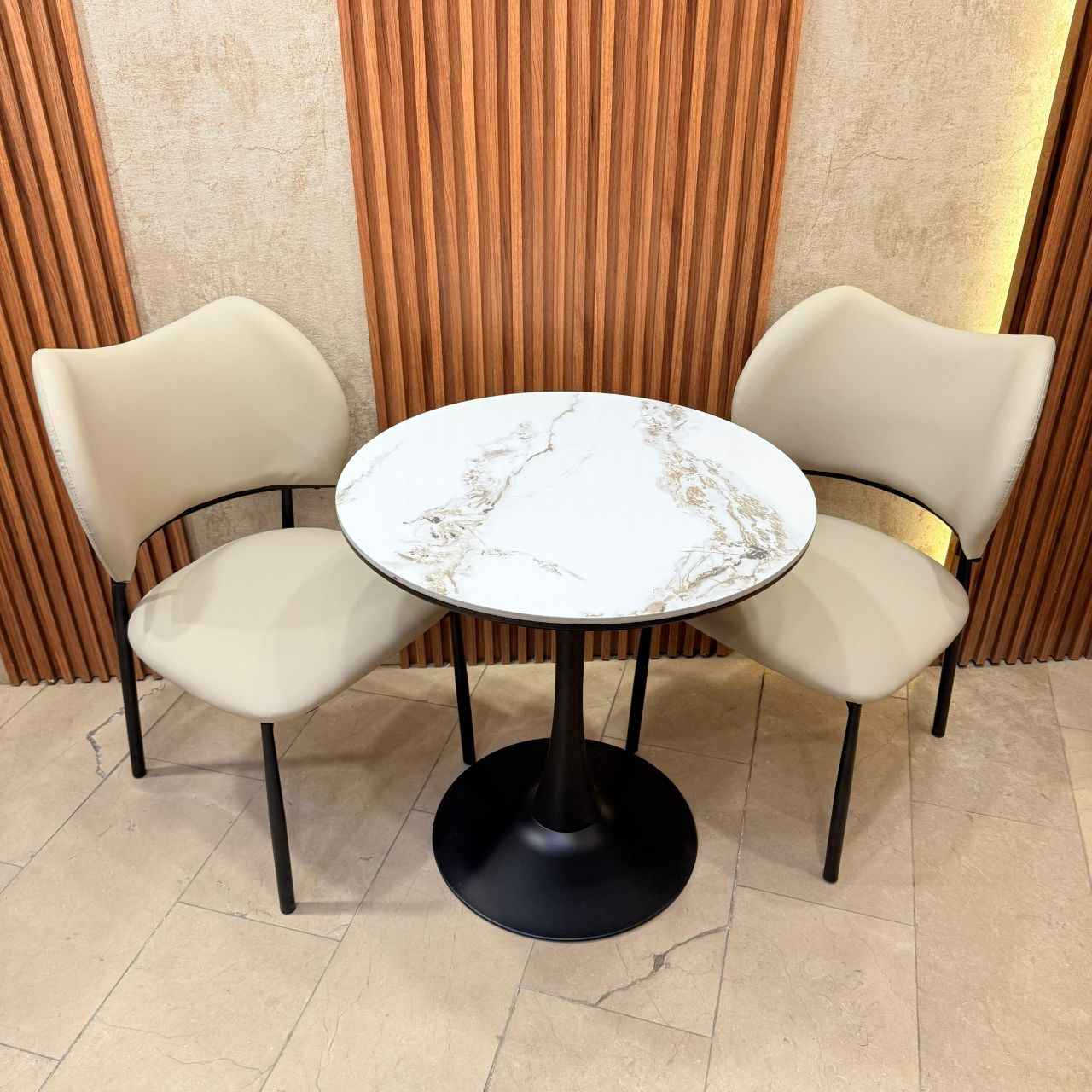 سيت استراحه فندقي 2+1

 
سطح الميز رخام مزجج 
قياس الميز 70 سم 
دوشمه جلد رجل حديد
 

😇😇😇😇 بغداد, العراق


**إذا كنت صاحب هذا الإعلان وتريد حذفه لأي سبب، رجاءا أرسل رسالة إلى الدعم الفني**