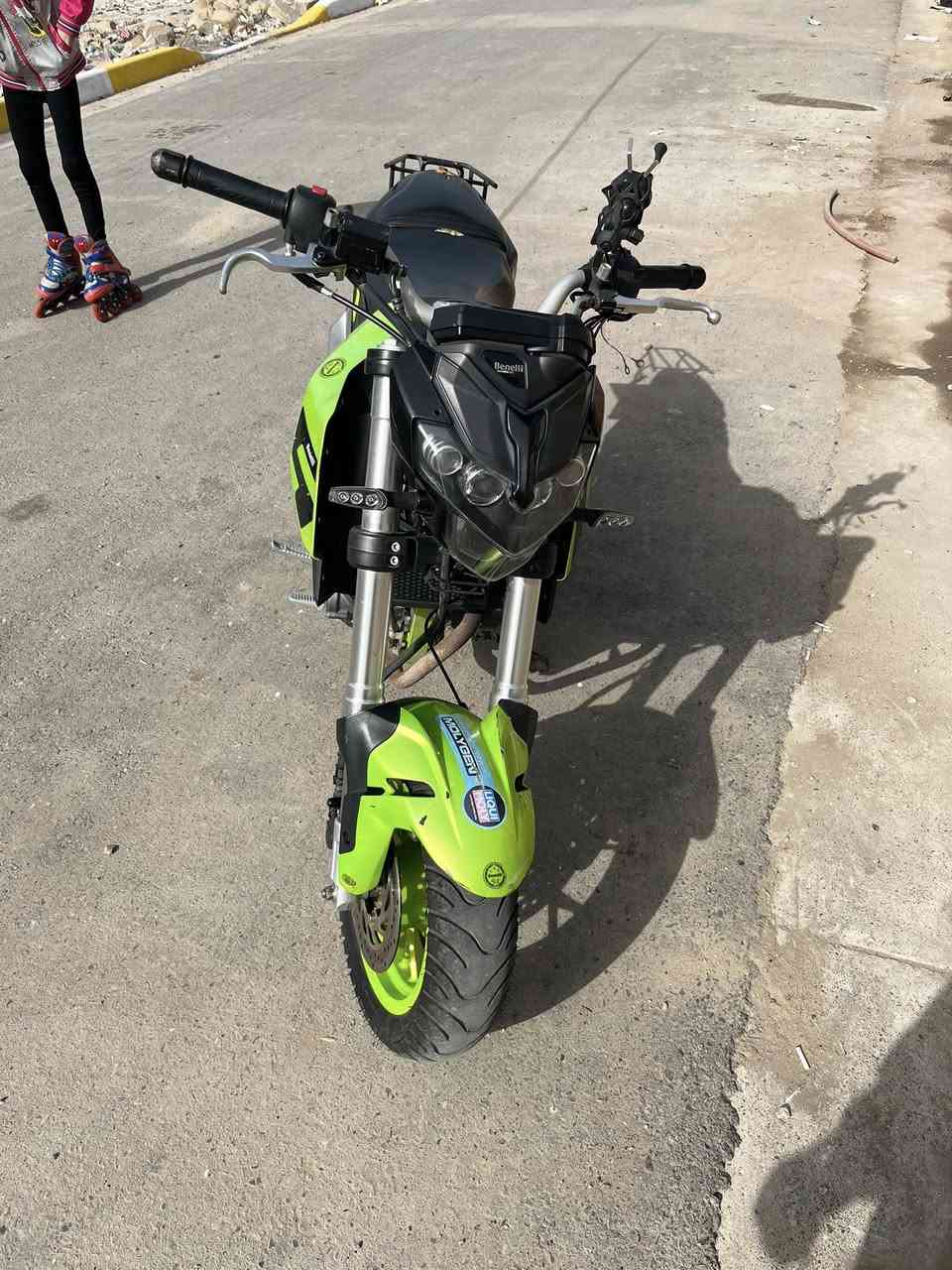 السلام عليكم  السعر مناسب كلش
TNT 135 بنلي 
عجله  الخليج 
مرقم و كامل دراجه خير من الله 
موديل 2021 نوزل لون اخضر كامله مكمله رقم وسنويه محرك بلادي كير فول دهن فقط موتل 
مكاني بغداد الحسينية 
***********
السعر 2250
مليونين وربع
