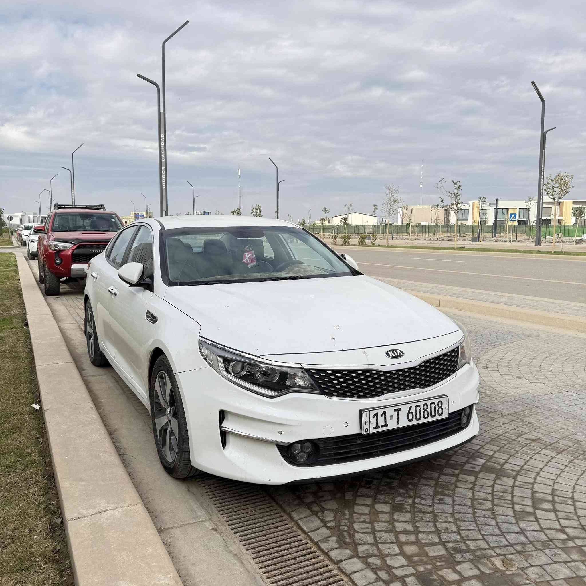 كيا اوبتما 2016 خليجي رقم بغداد
كشنات جلد 
شاشه 
كامره 
حساس امامي خلفي 
حادث جاملغ صبغ مع نص باب صدر وبنيد تبديل ابيض بلاد 
صور السونار مع الصور ناشره 
مكانها بغداد حي الاعلام 
السعر 138 
الاستفسار وتساب واتصال 
***********
