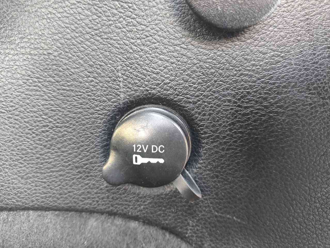 السلام عليكم 
اخوان بيع مستعجل مستعجل 
جيب لاريدو شيروكي امريكي
 موديل 19 رقم بابل
السياره مواصفات بلاك توب 
اللون المميز سمنتي 
تشغيل عن بعد 
توقف خلفي ذاتي 
حساس خلفي 
كامرة خلفيه 
الصندوق كهربائي 
منضومة زنون كامله 
شاشه كبير كار بلي 
الويل الاصلي بلاك توب 
تبريد تدفئة فووووول 
تبريد قطعتين 
تدفئة بالكشنات 
استيرن هيتر 
السياره فور ويل 4×4
مكينه جديده شادله بساتم مال ١٤ يعني المرغوبة 
الكير بلاد فووول 
تخم تاير جديد
باتريات اثنينهن جدد 
السياره تاخذه ما تصرف عليه ولا الف 
باسمي حصرا 
بيه ستة قطع صبغ فقط صبغ بس بدون دواخل شرط الفحص 
بيه تصليح قليل بالفخذه 
كل الدواخل مكفوله شرط تجي وتفحص وشوف ما عدا تصليح جدا بسيط بالفخذه 
السعر  اتصل وتدلل الي تريده يصير مناسب جدا
اخوان ملاحضة:: السيارة مال جناي والله يعني مرتبه على ايدي 
الاتصال ع الرقم *********** 
غير متواجد ع الفيس 
مكاني كربلاء 
اي استفسار اتصل وتدلل
