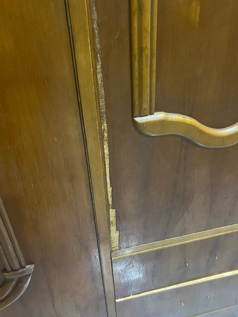 نظافه كدام العين السعر 400  العنوان ناحيه القياره ***********
