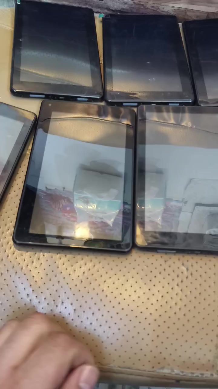 السلام عليكم تاب 10 قطعه
القطعه ب ٦ الف فحم فحم ماعندي شاحنه


**إذا كنت صاحب هذا الإعلان وتريد حذفه لأي سبب، رجاءا أرسل رسالة إلى الدعم الفني**