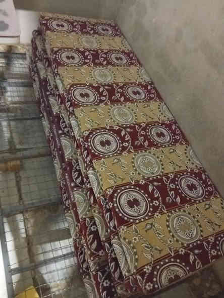 سلام عليكم ديوان ارضي نضيف استعمال قليل سبع دواشك و زاويه ثنين و تجوات جرجف و بداخله شلته للتواصل عبر الواتس ***********
