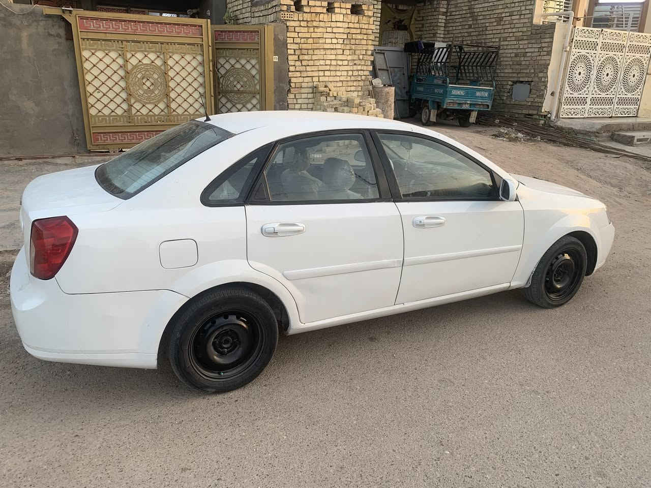 السلام عليكم اوبترا 2005 للبيع
كير ومكينه خير من الله 
تبريد نقص غاز فقط 
تخم تاير جديد 
صدر جديد 
ماناقصها كلشي 
رقم كربلاء 
السعر 60وبيها مجال 
مكان السيارة بغداد المحمودية 
الاتصال او مراسله ***********
