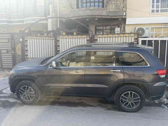 جيب 2019 كراند شيروكي وارد امريكي لمتيد فول مواصفات حادثه ٣ قطع بنيد وجاملخين الاماميات سياره فول كامله مكمله بانوراما ٦ سلندر بعد مواصفات المتيد معروفه داخل اسود جلد رقم بغداد جديد باسمي تحويل مباشر عنوان السياره بغداد الزعفرانيه رقم الهاتف *********** السعر 195
