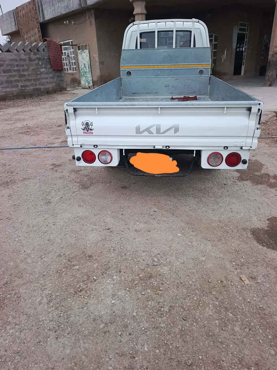 سلام عليكم للبيع عموشه موديل ١٣ رقم بغداد مشروع وطني سعر شده وبيها مجال *********** مكاني ابو غريب
