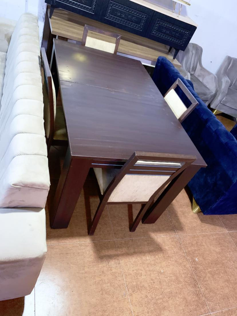 معرض الناي
اثاث منزلي مستخدم حسب ما موظح في الصوره 
بيع وشراء وتبديل 
الاستفسار الاتصال ع الرقم ***********واتس
أو مراسلة البريد الإلكتروني 
عنوان سرورى قرب ماركة(هه رزان بازارى نوا)
يوجد توصيل
