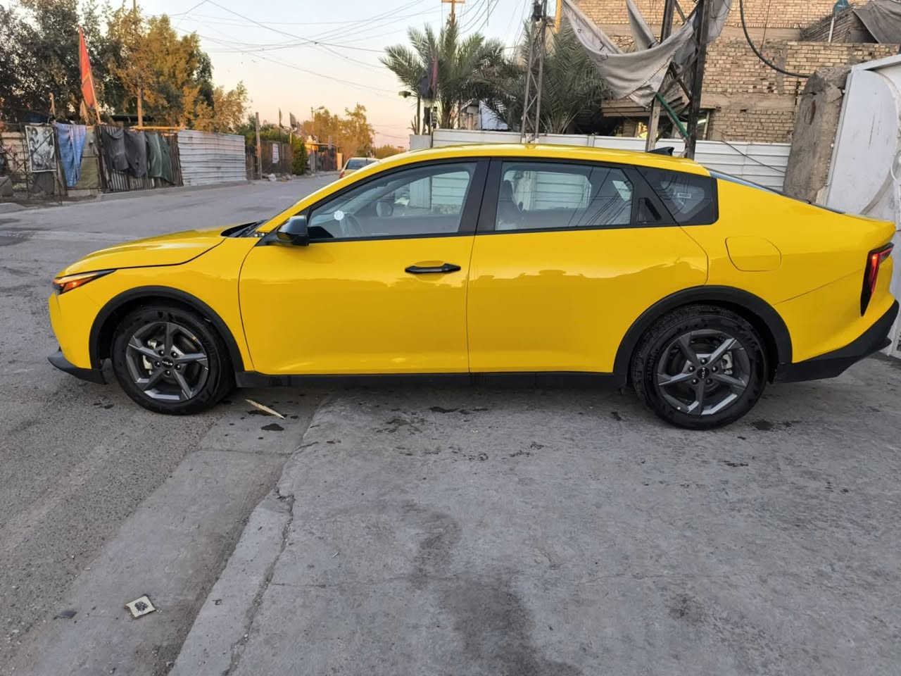 الفورتي الشكل الجديد كلياً موديل

KAi K4  25 ( وارد امريكي ) . 

ماشية 12 الف  فقط . 

لون اصفر ليموني رقم خصوصي 😉

بغداد انكليزي بسمي  

كاملة مابيهة اي نقص دوشمة 

حادث بسيط بدون تبديل بدون فتح السيارة ليبل واحد

مواصفات ( محرك 2000 دوش سمارت ذكي . بصمة تشغيل وابواب وصندوك ، تشغيل عن بعد ، شاشة ايباد كبيرة ، كاميرا خلفية ، ويل كب ، سايد بريك دكمة ، لد نهاري شمسي ، لايت 3 عدسات زنون بلادي ، بك لايت لد ، رادارات 360 ومانع توقف ، نقاط عمياء ، كروس سرعة ، مانع انزلاق ، تحديد مسار ، اوتو هولد ، نظامين قيادة ، وباقي مواصفات LX . المعروفة ) . حجر بشرط بلادي 
سعر 175 قفل هاي كل تفاصيل موجودة بالمنشور الشراي يتصل ويدلل 
رقم تليفون ***********
