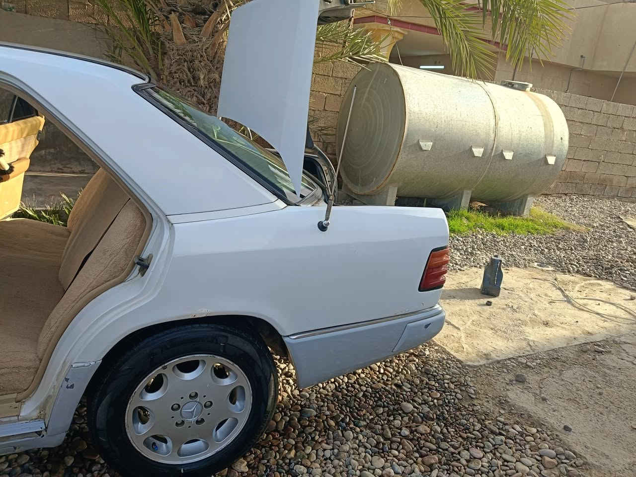 سلام عليكم مارسدس دب مسجلة دهوك نكليزي كير ومحرك ملكه ففتي صدر مامي نص عمر تواير نضيفه حيل السياره حلو حيل مكاني صلاح الدين بيجي حجاج رقمي ***********
