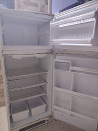 اغراض منزلية • طباخ نضيف • قنينة غاز