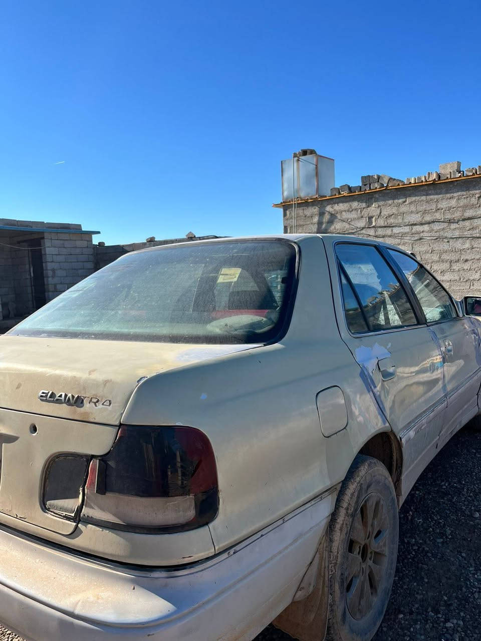 السلام عليكم 
سيارة النترا للبيع موديل 94 محرك لاتبخير ولاتنقيص تخم تاير اخو الجديد السعر 22 ورقة اللي يريدها يتصل على الرقم ***********
