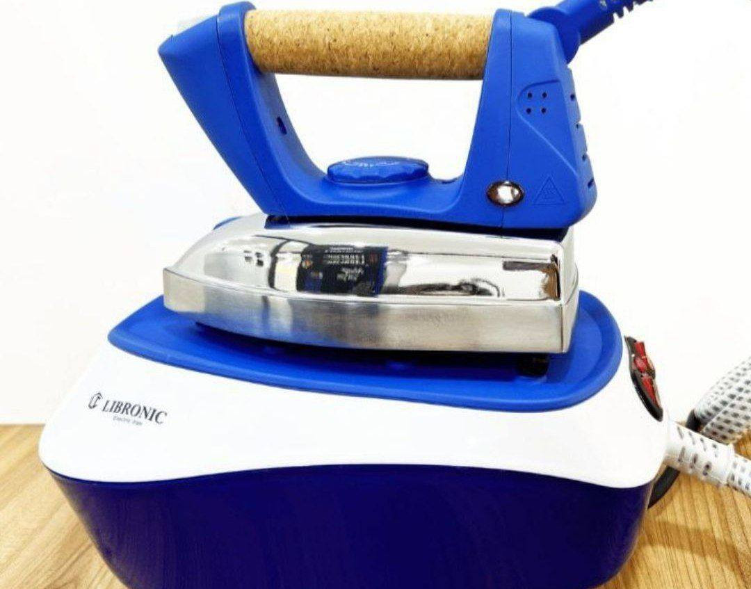 سوي متابعة بالاول ليصلك جديدنا 
مكواة بخار نورفا امبليوم
قوة عالية… بخار قوي… نتائج احترافية 👔🔥
📌 نبذة:
مكواة بخار عملية وقوية مناسبة للاستخدام اليومي، توفر كي سريع وفعال مع بخار قوي يزيل أصعب التجاعيد بسهولة.
📊 المواصفات:
القدرة: من 1900 إلى 2300 واط ⚡
ضغط البخار: يصل إلى 3.5 بار 💨
سعة خزان الماء: 850 مل
تدفق بخار مستمر: 80–90 غرام/دقيقة
تسخين سريع خلال 3–5 دقائق ⏱
🛠 المواد:
قاعدة المكواة من الألمنيوم عالي الجودة
هيكل داخلي متين من الألمنيوم
🔥 الأداء:
بخار مستمر بضغطة واحدة
دعم البخار العمودي (للستائر والملابس المعلقة)
غرفة تبخير مزدوجة لفعالية أعلى
🔒 الأمان:
مزودة بأنظمة حماية للسلامة
📦 الملحقات:
كوب قياس الماء
📏 الأبعاد:
28 × 22 × 26 سم
🔥 خيار مثالي للي يريد سرعة وقوة بالكي بدون تعب
ضمان سنة 

السعر 80 ألف 
توصيل لجميع المحافظات 5


**إذا كنت صاحب هذا الإعلان وتريد حذفه لأي سبب، رجاءا أرسل رسالة إلى الدعم الفني**