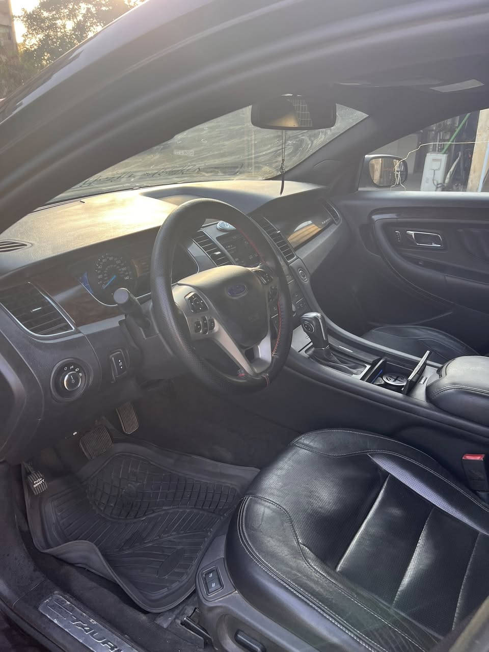 السلام عليكم تورس ٢٠١٣ بيهة قطع صبغ  وبيهن زلوغ  الصندوك جارد التدفئة لاغيهة حاطلهة مكينة مال ١٧  باسمي السيارة مكانهة الصالحية رايدهة ٨٧
***********
