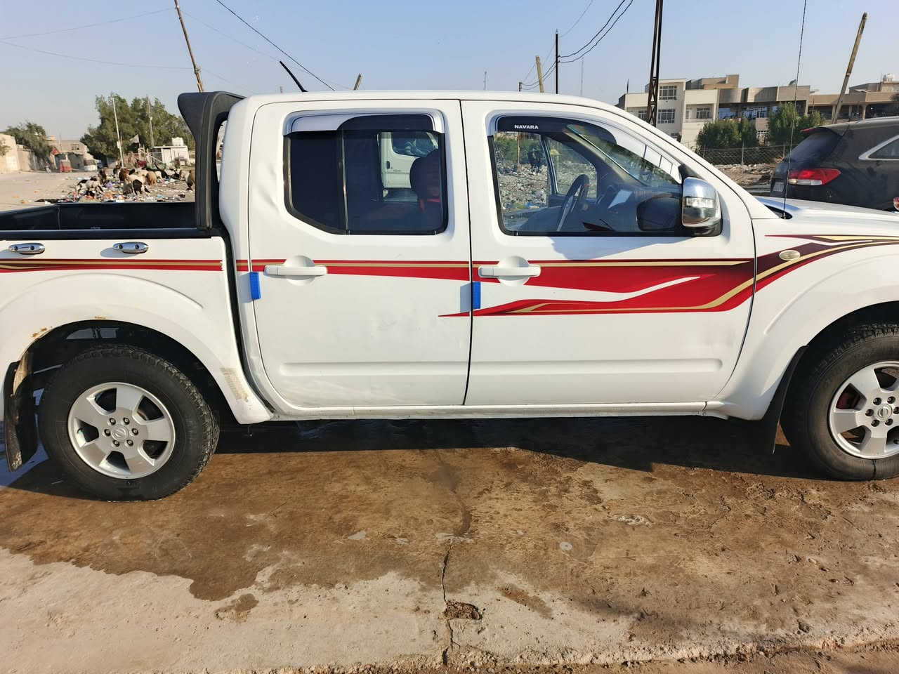 السلام عليكم نيسان نيفارة السياره مجفته جديد موديل 2012 السيارة بأسمي عليها تخم تاير جديد والسياره نضيفة ما ناقصها كلشي
بيها فقط طخة بالباب الخلف الصدر ومصلحة مكان السياره بغداد الامين ( السعر ) 130 
للاستفسار : ***********
***********
