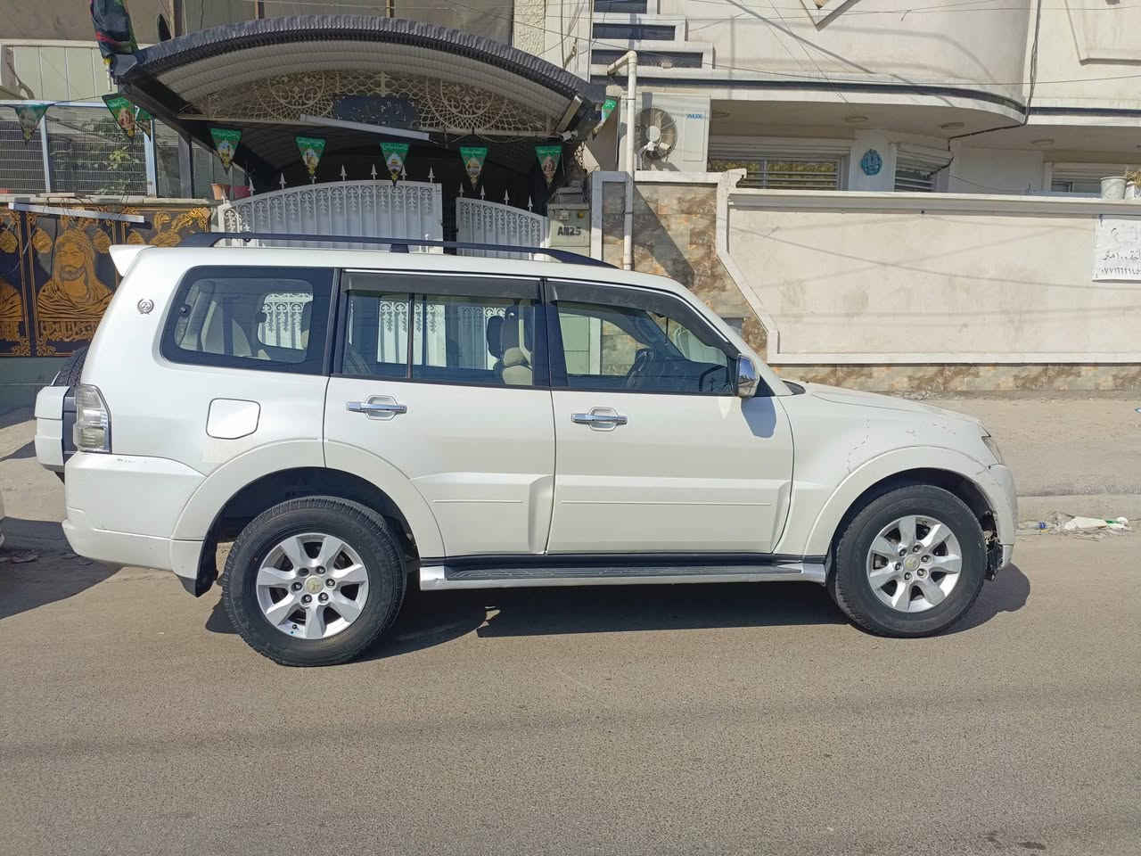 السلام عليكم باجيرو موديل 2010مو حبتور مكينه 3500
 فول عدا الجلد والدمام مكفوله من الصبغ سياره نضيفه ماني بغداد الكرخ هاتف *********** بي واتساب
