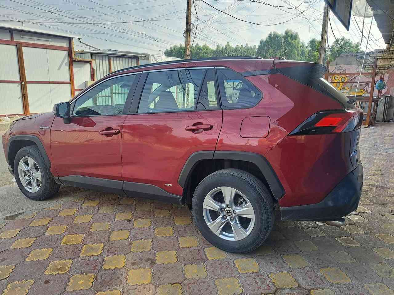 راف فور موديل ٢٠٢١ رقم بغداد جديد انكليزي بسمي فول مواصفات فتحت سقف كشن تدفئة وتبريد صندوق كهربا كشنات كهربا هايبرد ماشة ٣٨ وارد امريكي حادثهة بل منشور صور الحادث وصور الصبغ وباقي مكفول كير ومحرك وتبريد مكفولات تخم تاير صدرين جدد السيارة حلوه وناعمة وما بيهة اي نقص مكاني بغداد الغزالية 
السعر ١٦٥
رقمي ***********
