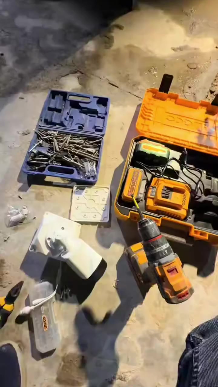 ✅ العرض الأقوى: من مستر كامرات في كامرات شركة دهوا الاصلية
​📦 سستم متكامل (كاميرات + جهاز تسجيل DVR/XVR + هاردسك + ملحقات).
​🛡️ ضمان حقيقي لمدة سنة كاملة لضمان حقك وأداء جهازك.
​🛠️ تركيب احترافي ودقة في التنفيذ من قبل كادرنا المتخصص.
​💡 ملاحظة: نحن نهتم بالجودة، لذلك نوفر لك النسخة الأصلية فقط لضمان استقرار النظام لسنوات طويلة.
​📞  للاستفسار:
​تواصل معنا مباشرة عبر الهاتف أو الواتساب:
📱 ***********
​📍 العنوان: بابل - سدة الهندية
