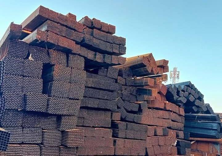 تعلن شركة B4 لتجارة الحديد        🥳🥳🥳. التوصيل مجاني  داخل واسط وجميع المحافظات  للكميات فقط. 🥳🥳🥳
يتوفر الشيش والشيلمان والحديد بجميع القياسات وبأسعار تنافسية  ومناسبة للسوق.
✔️ جودة عالية
✔️ أسعار خاصة للكميات
✔️ تجهيز مستمر للتجار والمقاولين
🕹️الفرع الاول:  كوت /مقابل مطعم حسان القديم/ طريق البتار
🕹️ الفرع الثاني: كوت/ طريق الحي/مقابل المطور العقاري 
🕹️الفرع الثالث: الناصريه قضاء الرفاعي 
📞 للاستفسار والتواصل:
آسيا سيل: ***********
آثير: ***********
