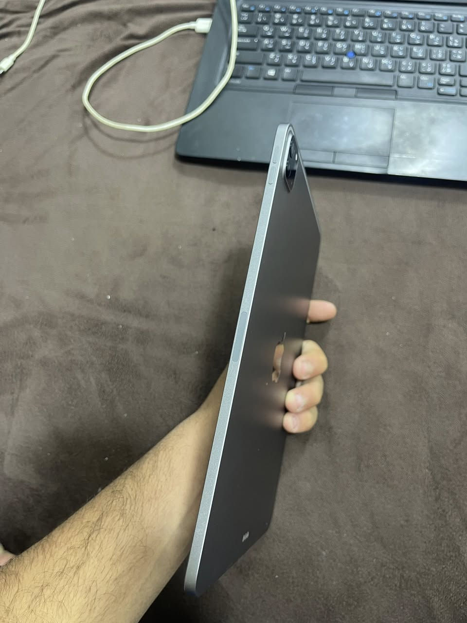 سلام عليكم
11 Pro m2
جهاز نضيف كلش
ذاكره 128
فيس ايدي شغال وكلشي بلجهاز شغال مابي اي نقص 
نضافته 99%
بطاريته فحصتهة قبل شهر تقريباً جانت 94
كارتونه ويا
سعره 725 وبي مجال
العنوان بغداد الشعب
متواجد فيس وهذا رقمي هم
***********
