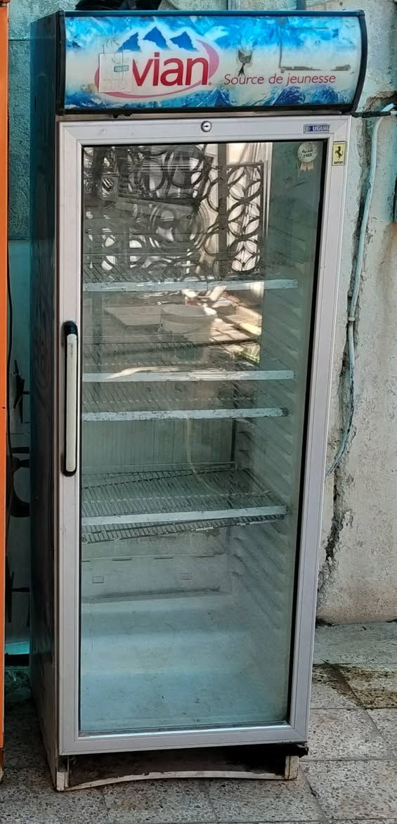 كاونترالسعر 200 مصطفى ماء السعر70 تخوت السعرالوحد55لف عارض السعر 100 بها صوت بالماطور ***********وتساب

