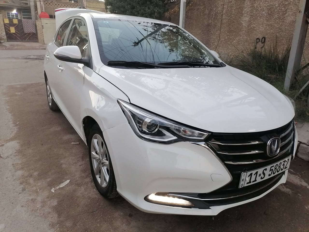 السلام عليكم
للبيع شانجان L7 موديل 2024  حره تحويل مباشر محرك حجم 1500 الاقتصادي سلايد كشنات جلد لدنهاري شاشة كامره حساسات خلفية دبل ايرباك تحكمات ستيرن اشاير بالمري ماشيه  51 الف كيلو مكفولة من الصبغ بيه طخه بسيطه بالجاملغ الامامي مامصلحه 
مكاني بغداد الكرخ
رايده 100 او بيها مجال للطيبين 
رقم ***********
