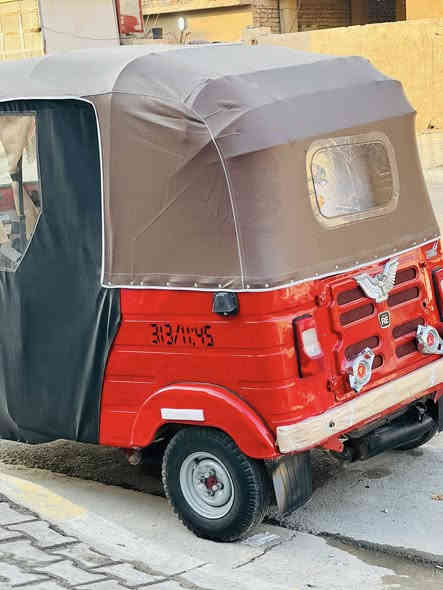 السلام عليكم 
تكتك البيع 18 مصبوغه عام مكينه مال عشرين تكتك خير من الله كهربائيات كلها شغاله سعر 4600 وبيها مجال مكان بغداد الحسينيه مال راشديه ***********
