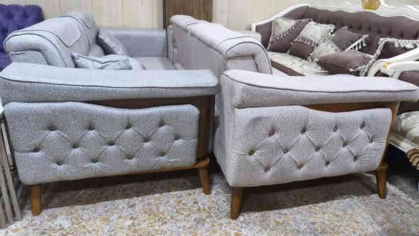 مخازن المدائن للاثاث التركي جملة ومفرد 
اخر 4تخومه نهايه وجبه موديل قرش سرير ضهر قلاب بسعر 875الف متوفر ب 4الوان للاستفسار على الخاص او على الرقم واتساب ***********
