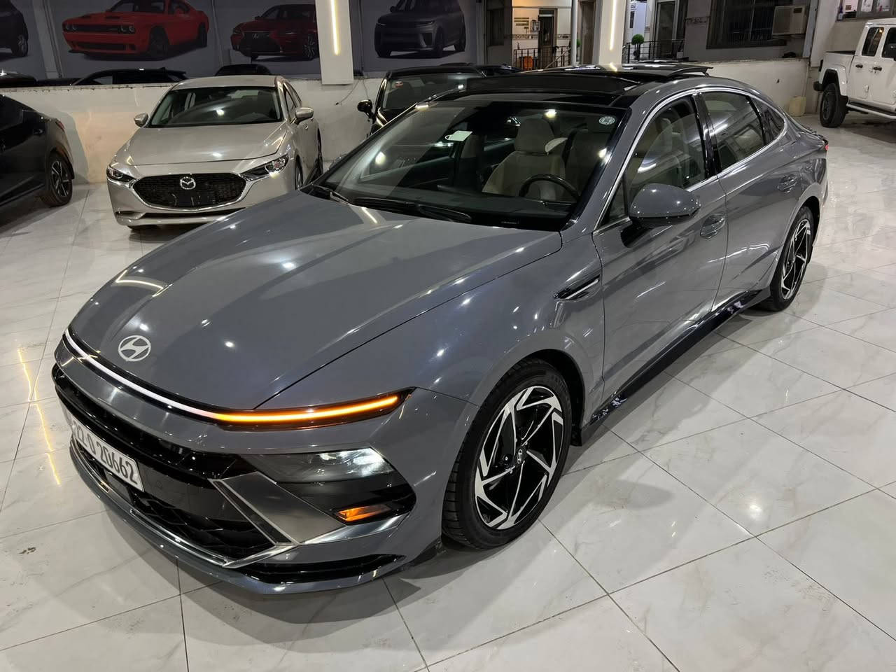 Hyundai Sonata 2024 – فول فول
▪️ الموديل: 2024
▪️ اللون: سمنتي
▪️ الحالة: بدون صبغ
▪️ الفئة: فول مواصفات (فل كامل)
▪️ السيارة: نظيفة جداً وجاهزة للاستخدام

🔧 المواصفات:
 • محرك 2.5 لتر
 • 4 سلندر
 • قير أوتوماتيك
 • شاشة كبيرة وسطية
 • شاشة عدادات ديجيتال
 • فتحة سقف بانوراما
 • كراسي جلد
 • كراسي كهرباء
 • تدفئة وتبريد كراسي
 • كاميرا خلفية + حساسات
 • بصمة تشغيل
 • تشغيل عن بعد
 • Apple CarPlay & Android Auto
 • مثبت سرعة ذكي
 • تحكم بالمقود
 • بلوتوث
 • شاحن موبايل لاسلكي
 • نظام مانع التصادم
 • تحذير النقطة العمياء
 • تحذير الخروج عن المسار
 • جنوط ألمنيوم

📞 للاستفسار: ***********

🔥 عروض يومية لجميع أنواع السيارات
انضم إلى كروب الواتساب 👇
https://chat.whatsapp.com/EDt5rlTuPdfCvNySuhJZE1?mode=hq2tcli

✔️ ملاحظة: يوجد لدينا كافة أنواع السيارا
