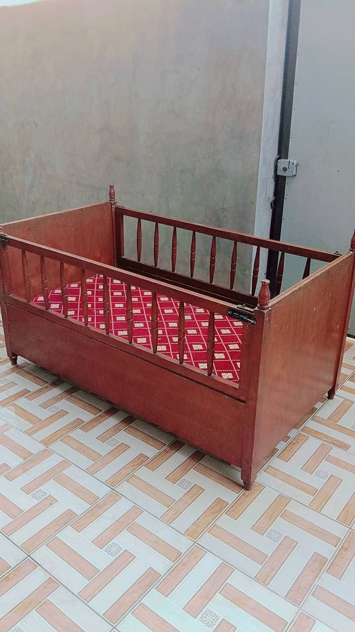 متاح جربايه مال أطفال شغل احطاطه خشب صاج درجه أولى الشراي يتصل ***********
