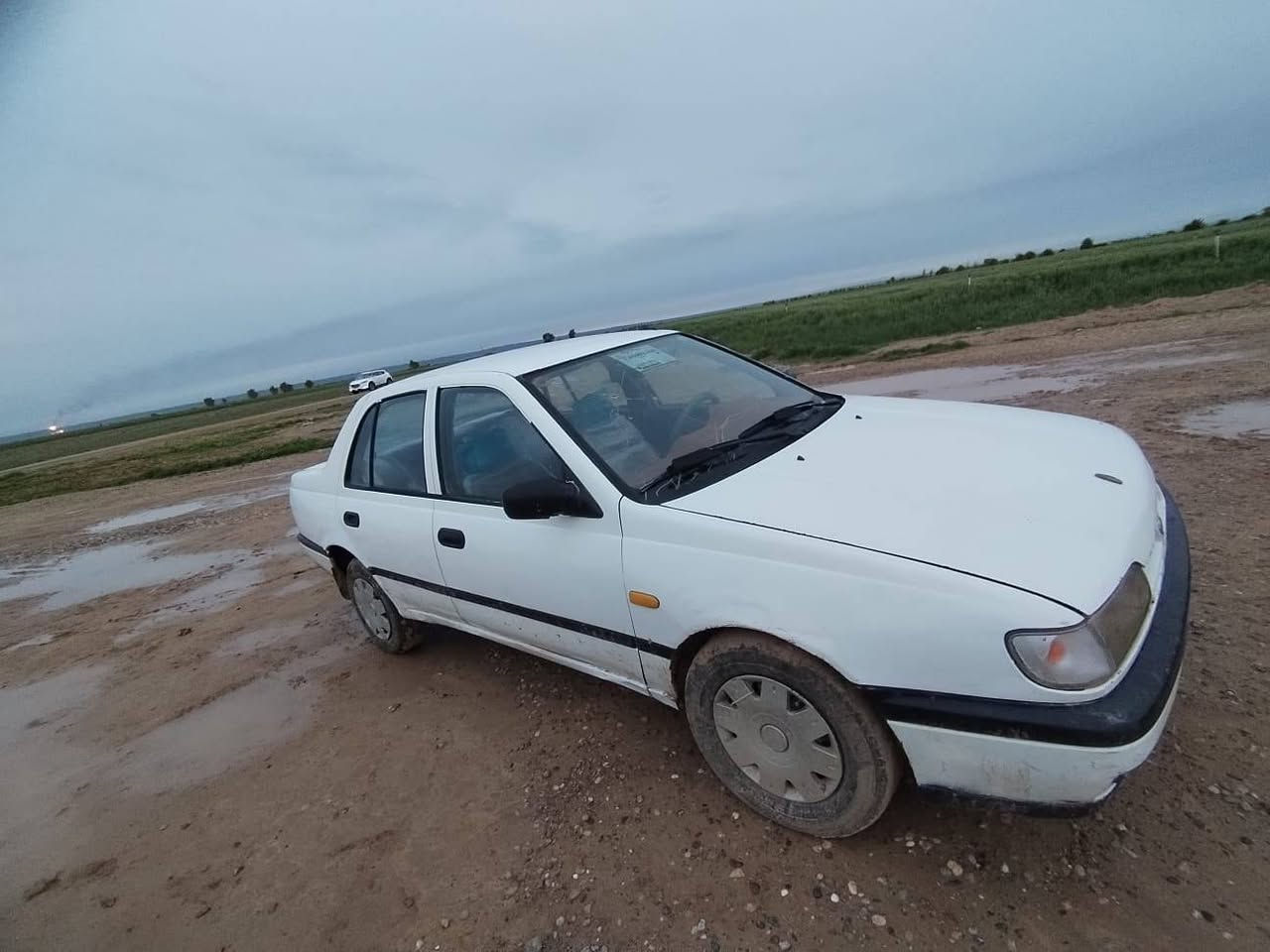 السلام عليكم يوجد سني موديل ٩٢ للبيع صلاح الدين انكليزي تحويل من الصبح  محرك كير تايرات صدر نضيف  كلا جديد بيهة طخة بالباب الخلفي  مكان السيارة صلاح الدين العلم الاستفسار ع هاذة***********
