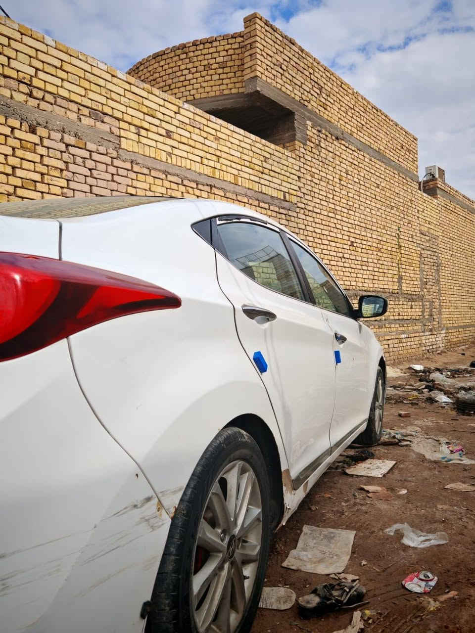 انترا ٢٠١٥ خليجي  رقم بصره فول مواصفات
مكفوله من الضربه بيها شي قليل صبغ ودحجات محرك ١٨٠٠ #غير مكفول الناصريه المدينه
***********
