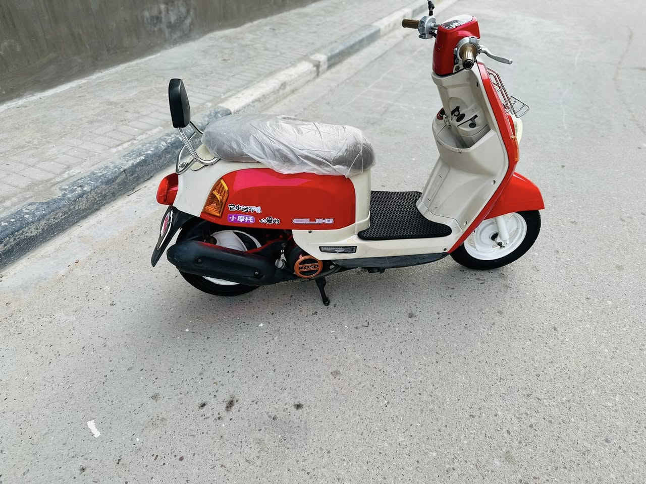 ماكس بوليسي دواخل كريمي مامفتوحه مكفوله كهربائيات كلها شغاله كفراتها ختم واحد سعر 1100 وبيها مجال الاستفسار *********** أو متواجد وتساب مكاني بصره دور شرطه
