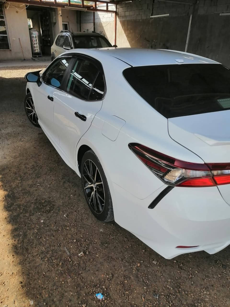 السلام عليكم 
كامري للبيع 
2021SE
حادثها قبق جنطه مبدل 
وشويه تعديل بارد بالجاملغ الخلفي بدون اي دواخل 
كير +محرك مكفول 
ماشيه 88mi
السعر 200$ وبيها مجال 
العنوان بغداد 
رقم الهاتف ***********
