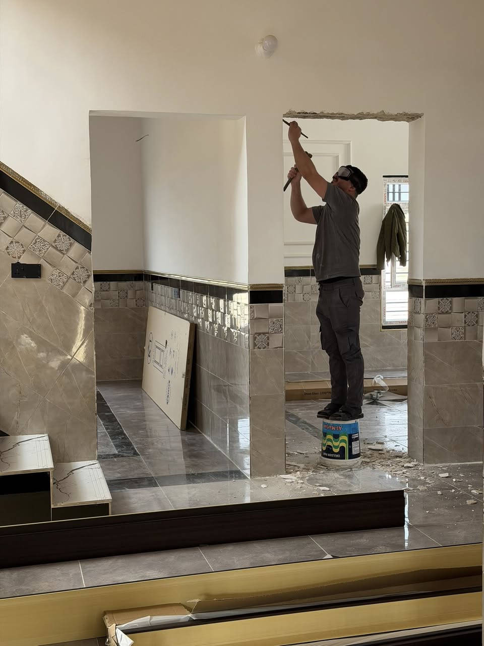 مستمرين بالمبادرة الانسانية لمساعدة أهالي ناحيتنا🤍
( نظام اقصاد بسعر النقد بدون زيادة أو فوائد )
معمل 🌟
 ابواب تركية والامنيوم / جميع الألوان 
جام / مضلل - عاكس - ضبابي - اسود - مشجر 
كاونترات / خشب - الامنيوم / جميع الألوان 
محجر / كل انواعه

العنوان : داخل السوك قرب حاتم ونعمان
              ***********
