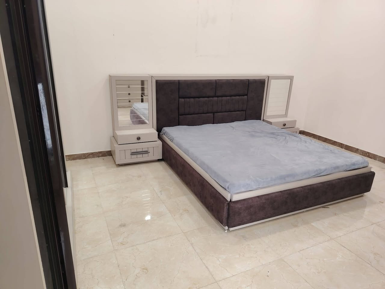 السلام عليكم
غرفة نوم فخمة جدآ تركي بي دي اف مو عراقي سوَكي مشترينها ب33 ورقة مصار شهر نريد نبيعها بمليون و٧٠٠ مستعجلين ع بيعتها بعدها جديدة ومو سوكيه فخمة جدا للتواصل واتساب


**إذا كنت صاحب هذا الإعلان وتريد حذفه لأي سبب، رجاءا أرسل رسالة إلى الدعم الفني**