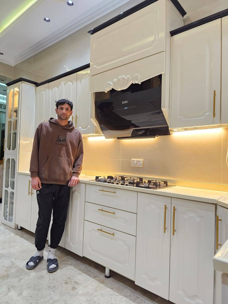 بسم الله الرحمن الرحيم 
 
من ليوم تبدأحجوزات المحافظات 

 
عروض جديده 👌
هدايه اجهزه كهربائية 

تم تغير سعر المتر الطولي من ٥٠٠ الف الى ٤٨٠ الف.🙂
 داخل المنيوم تركي وابواب خشب  HDF ومرمر كوارتز  الطبيعي مع ارتفاع الملحق متر 😉
يشمل تاج اناره جرجرف اناره ونقل وشد مجاني 🛻
بالاضافه الى كل ٦ امتار طولي هدايه سيت سلات . او جهاز كهربائي👑

موقع  محافظة واسط قضاء زبيديه 
للاستفسار الاتصال على الارقام التاليه ☎️***********

***********
