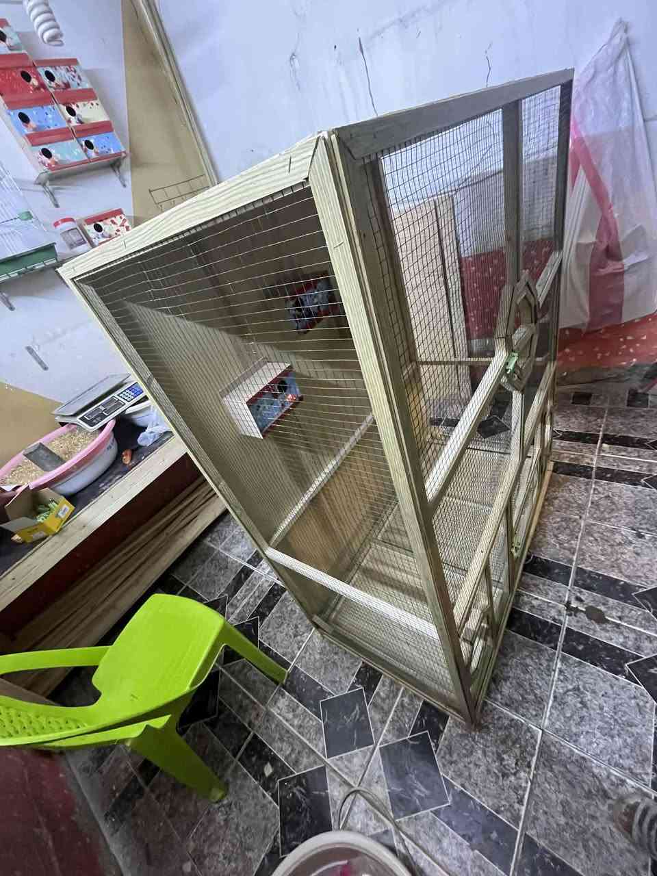 السلام عليكم ......متاااااح
قفص طيور حب طول 150 عرض 120 نزال 60 
شغل مرتب مثل ما مبين بالفيديو 
المكان بابل البكرلي قرب النفق 
الرقم *********** 
السعر 70
