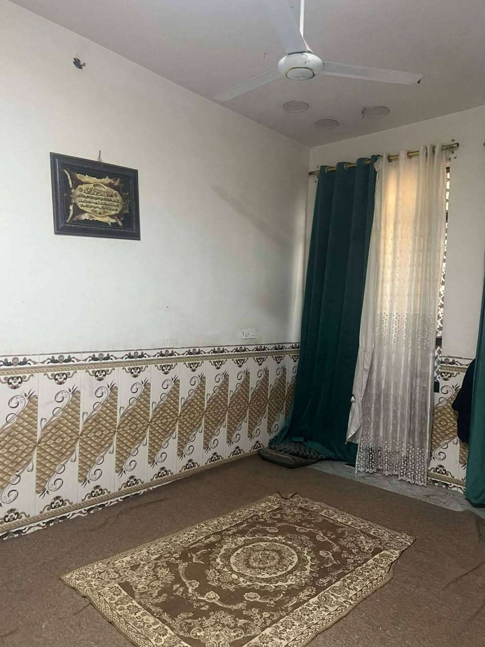 سلام عليكم بيت نصف قطعه اماميه فيى شارع 60 البيت بناء جديد سنة ٢٠٢٠  طابو صرف السعره 135 والبيت جاهز ومسكون بي /***********
