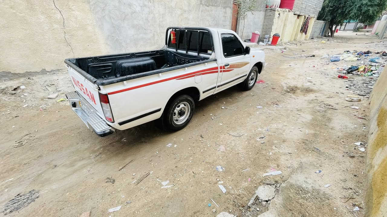 سلام عليكم بيكم نيسان مديل 2008تخم تاير تبريد تدفئه شغال مكينه كير جديد سنويه جديد ***********
