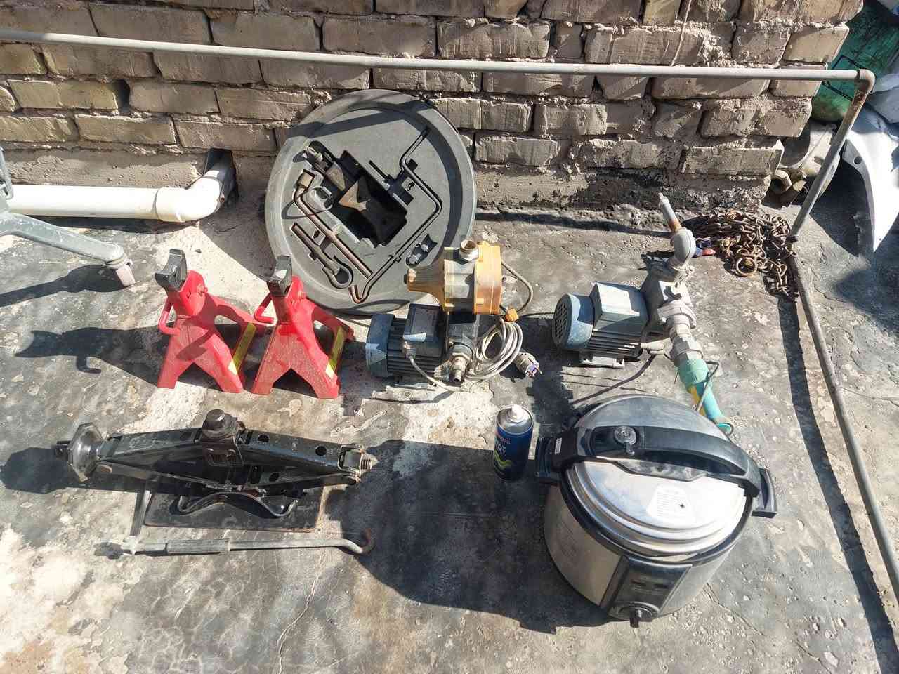 سلام عليكم ماطور بوستر 40الف ماطور عادي 30الف جك 25الف جك ابو فلينه 15الف كدر ضغط 20الف ستاند الحمر 20الزوج عربانه سله 30الف كرسي مكتب 25الف كومدي عامودي ب 50الف مكاني بغداد حي تراث ***********
