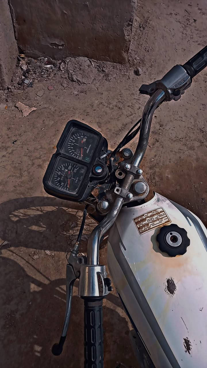 دراجه نامه شلامجه
ادوات سعر 350 وبيها مجال قليل للشراي 
*********** مكاني القرنه الشرش الجلعه
