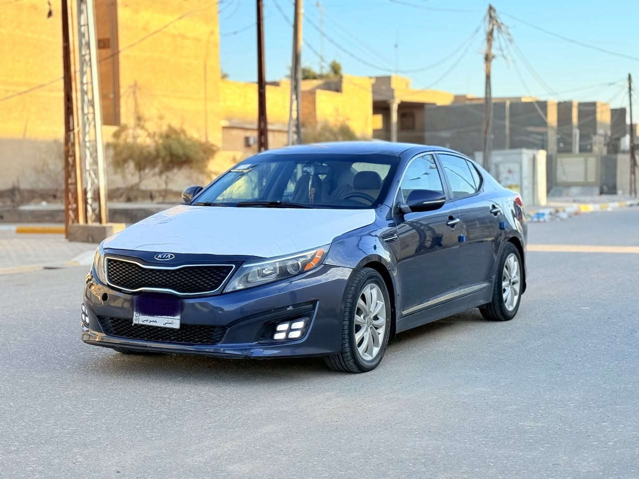 السلام عليكم كيا أوبتيما 2015امريكي حره بسمي مداور ثاني يوم رقم مثنى سنويه جديده هزه جديده جاملغ وبنيد بدون عابر وبيه قطعتين صبغ بدون اي ضربه عابره مكينه كير حداديه تخم تاير تبريد محرك 2400 موصفات تحكم استيرن جهتين شاشه كامره بلاثوث حاكيه نظام ايكو سيارت جديده بمعنى الكلمه ما ناقصه شي سعر 97وبيه مجال بصيط لاستفسار ***********مكان السماوه المركز
