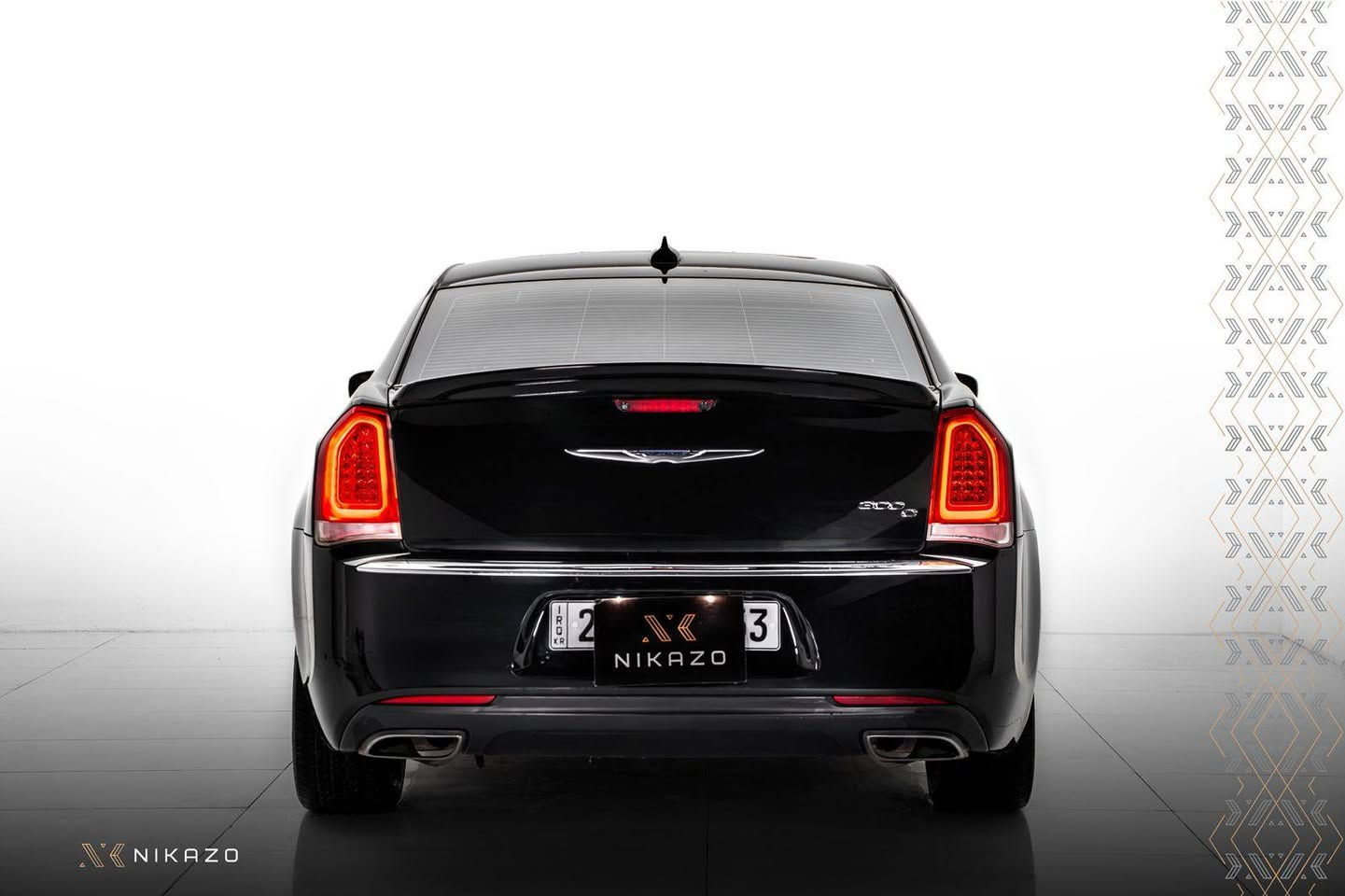 السلام عليكم.
كرايسلر C300 للبيع 2017.

رقم: دهوك بأسمي وسنوية جدية.

حادث: بدون حادث كلين تايتل

الممشىٰ: 236000 الف كيلو متر.

اللون: اسود كما موضح في الصور.

الويل: عليها مال كرايسر S300 اصلي شركة

الملاحظات: بيها PDR بجاملغ السايق على گد اصبع.

وجار شخوط ثنين حيل خفيفات لحد ربع الباب تقريباً والشخط ما جاي على الجاملغ هواية بس مشتغلهن شغل حيل حلو.

وبيها بنفس الجهة بالجاملغ الخلفي اربع اصابع صبغ.

البانوراما شوية بيها خسفات مال موديلها يعني ما مصلحة.

اي ملاحظة ثانية ما ذاكرها تجي تشوف بعيونك وتدلل لان ماخذها فحص و سونار وهذا اللي بيها بس لان سيارة كلين.

الرقم واتساب: ***********

الرقم واتساب: ***********

السعر: 243 ورقة وبي مجال حلو للشراي
