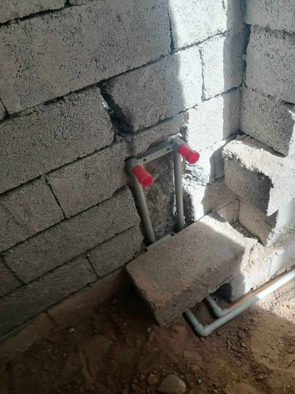 يوجد كادر عمل سباكى تاسيس بيوت مي مجاري كهربا ***********
